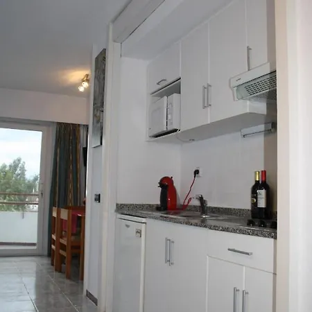 Laura Apartment *